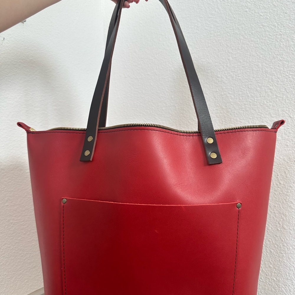 🦄 Portland Leather Ruby Tote - zipper, large, limited edition